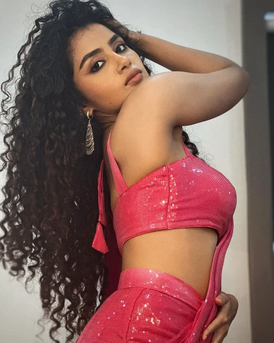 Anupama Parameswaran: మరోసారి కుర్రకారు గుండెల్ని బద్దలు కొట్టిన అను బ్యూటీ!