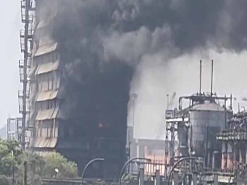 Fire Accident In Vizag: విశాఖ స్టీల్ ప్లాంట్‌లో అగ్ని ప్రమాదం.. భారీగా ఆస్తి నష్టం..