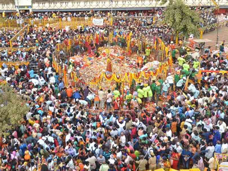 Medaram Jathara: నేటి నుంచే మేడారం మహాజాతర.. ఇవ్వాళ గద్దెపైకి రానున్న సారలమ్మ!