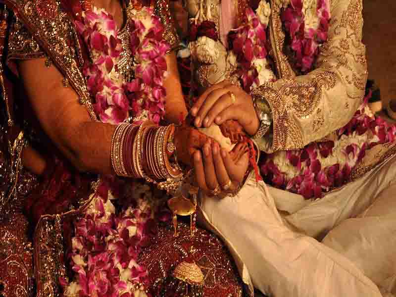 NRI Marriages: ఎన్నారైలతో భారతీయుల పెళ్లిళ్లు చేస్తున్నారా? ఐతే ఈ కొత్త నిబంధనలు చూడండి..