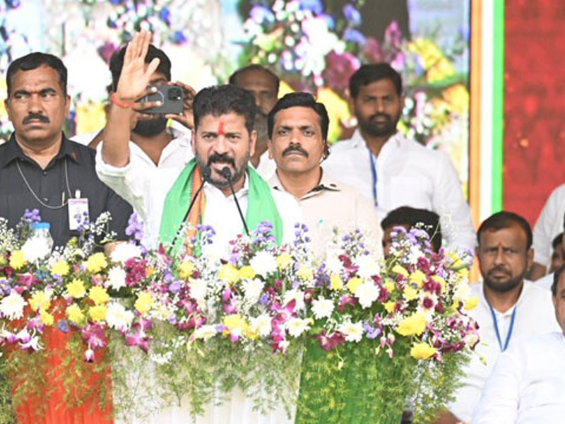 CM Revanth Reddy Indravelli Sabha : ఇంద్రవెల్లి కొండల్లో దండు పుట్టింది.. సీఎం రేవంత్ రెడ్డి ఎన్నికల సమరశంఖం..