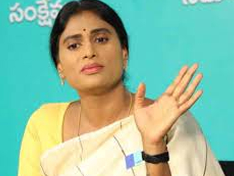 Sharmila Fires on YCP Government: ఐదేళ్లు అధికారాన్ని ఇస్తే ఏం చేశారు.. హైదరాబాద్ రాజధాని కొనసాగింపుపై షర్మిల మండిపాటు