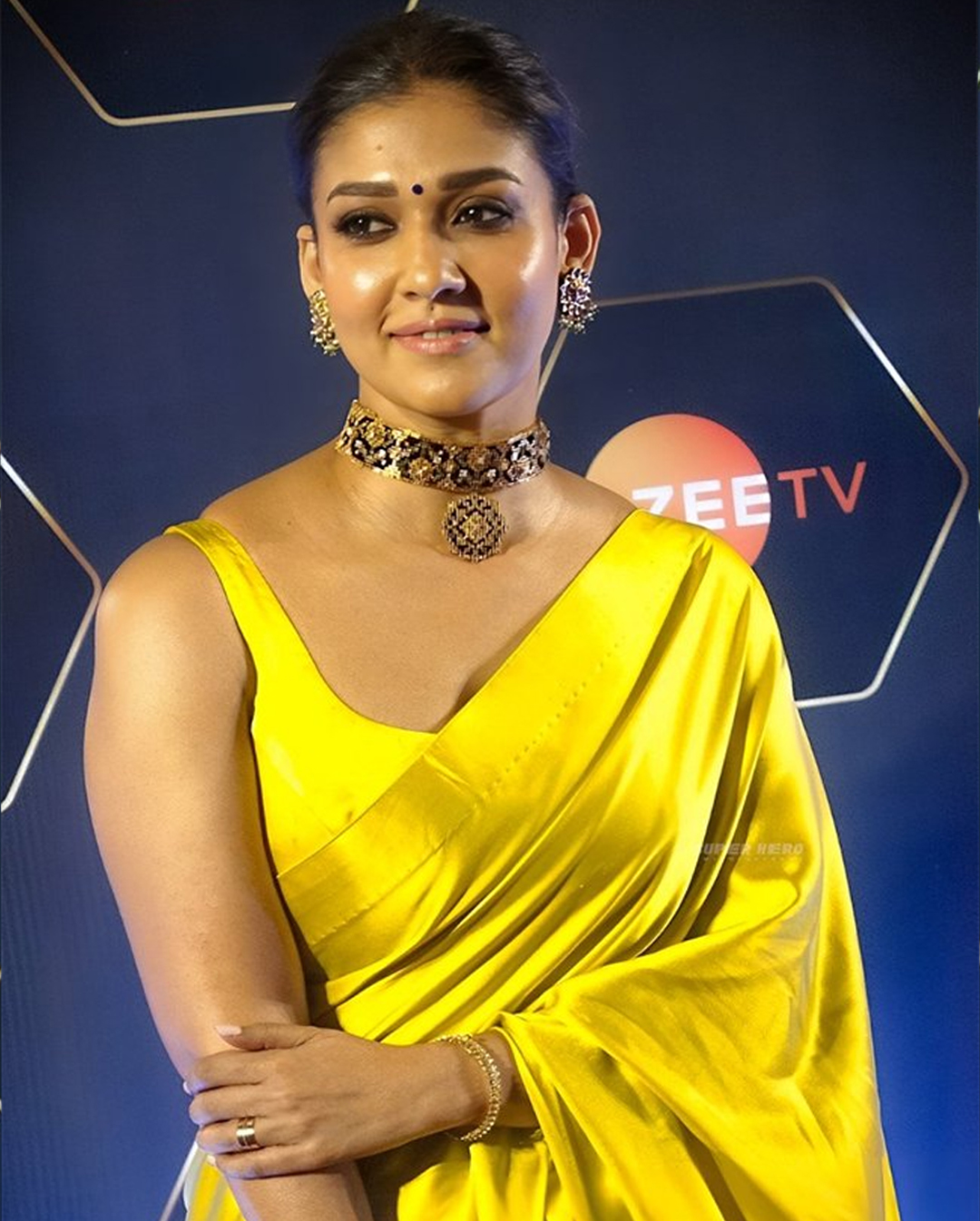 Nayanthara @ DDPFA 2024: అవార్డ్ వేడుకలో లేడీ  క్వీన్ నయనతార .. చూస్తుంటే ముద్దొచ్చేస్తుంది కదూ