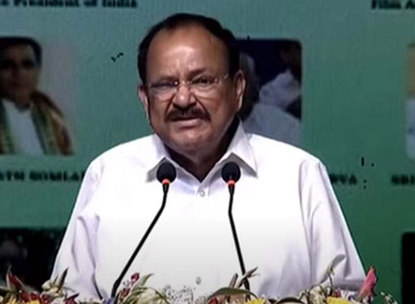 Venkaiah Naidu : మోదీపై గౌరవంతోనే స్వీకరించా.. వెంకయ్య నాయుడు కీలక వ్యాఖ్యలు..