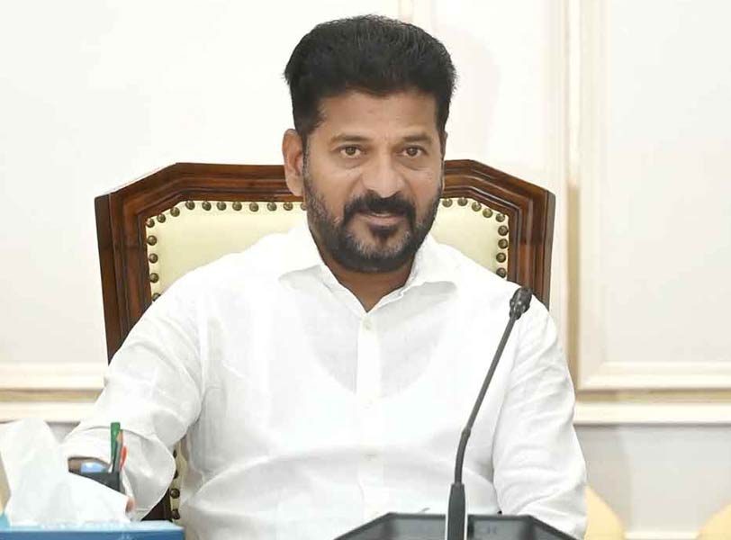 CM Revanth Reddy: సీఎం రేవంత్ రెడ్డి కీలక నిర్ణయం.. అంగన్వాడీ కేంద్రాల్లో సీసీ కెమెరాలు, బయోమెట్రిక్‌..