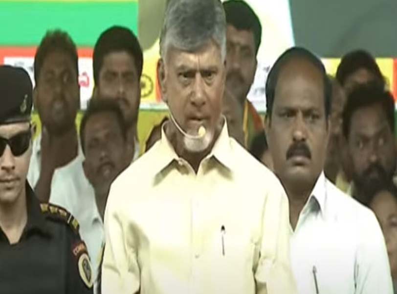 Chandrababu: హు కిల్డ్‌ బాబాయ్‌.. జగన్‌ ఇప్పటికైనా చెప్పాలి..