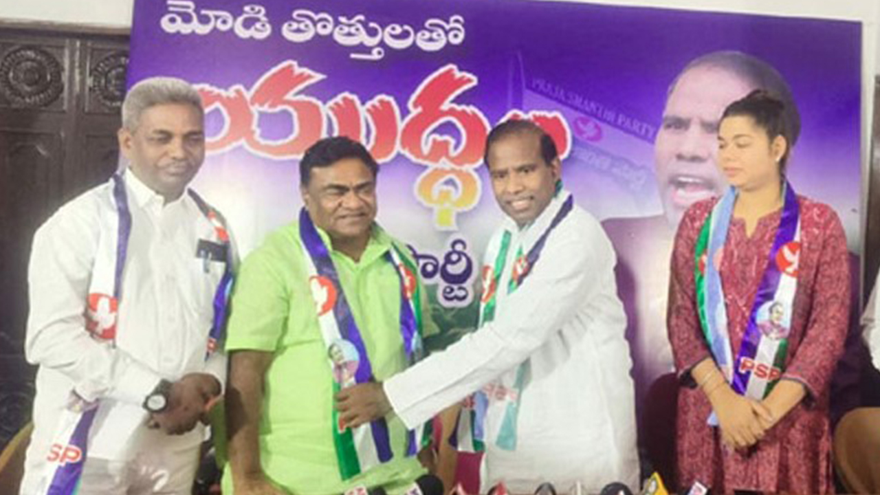 Babu mohan joins praja shanthi party