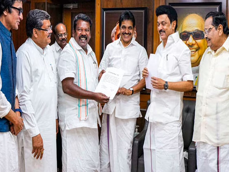 Congress-DMK Seat Deal: తమిళనాడులో కాంగ్రెస్ డీఎంకే మధ్య కుదిరిన ఒప్పందం.. తొమ్మిది స్థానాల్లో హస్తం పోటీ..