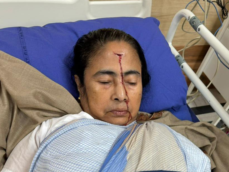 Mamata Banerjee Suffers Major Injury: బెంగాల్ సీఎం మమత తలకు తీవ్ర గాయం.. ఆస్పత్రికి తరలింపు..