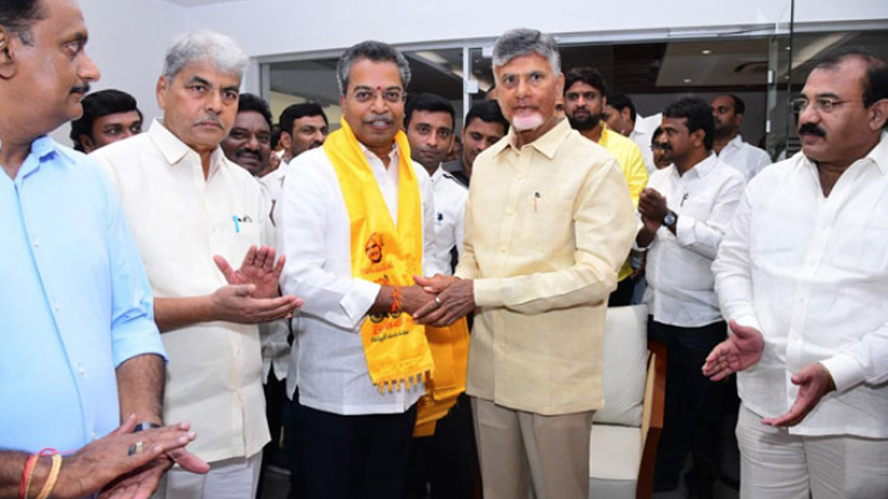 Mylavaram MLA Vasantha Krishna Prasad Joins TDP