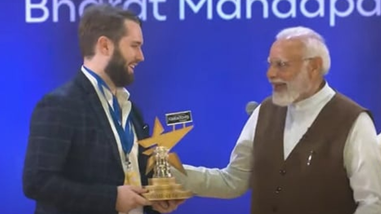 PM Modi Awarded Andrew Hicks Best International Creator Award