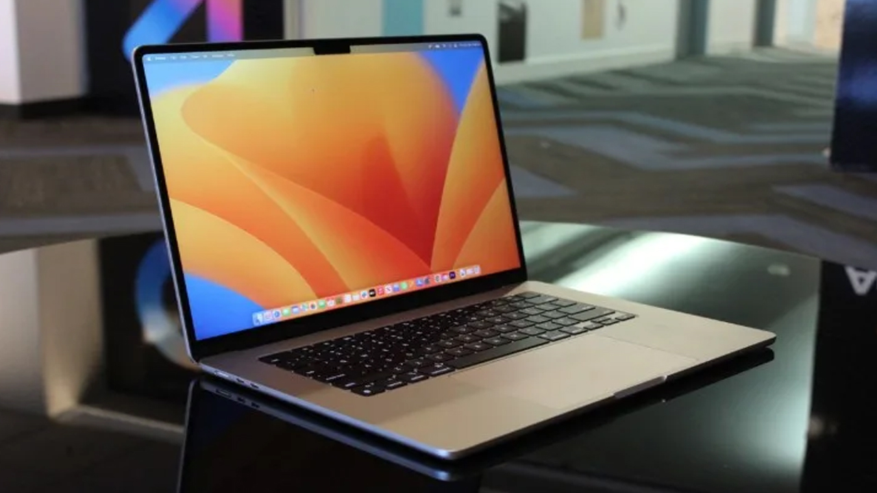 Apple MacBook Air M3 Offers