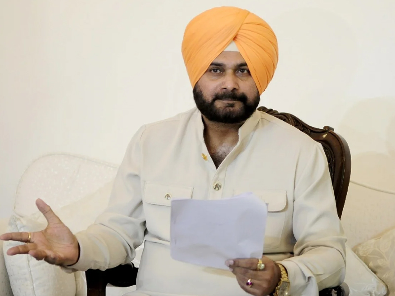 Navjot Singh Sidhu: మళ్లీ కామెంటరీ బాక్స్ లోకి సిక్సర్ల సిద్దూ..