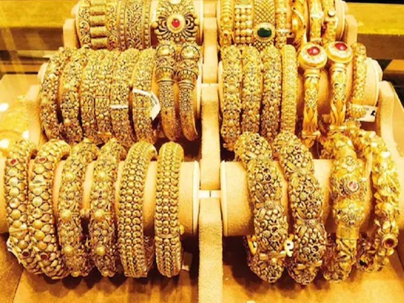 Today Gold Rates: స్వల్ప ఊరట.. తగ్గిన బంగారం, వెండి ధరలు.. నేటి రేట్లు ఇలా!