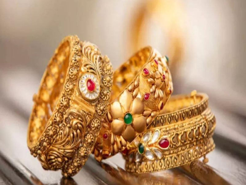 Gold Rate Today: స్వల్ప ఊరట.. స్థిరంగా బంగారం ధరలు.. 10 గ్రాములు ఎంతంటే..?