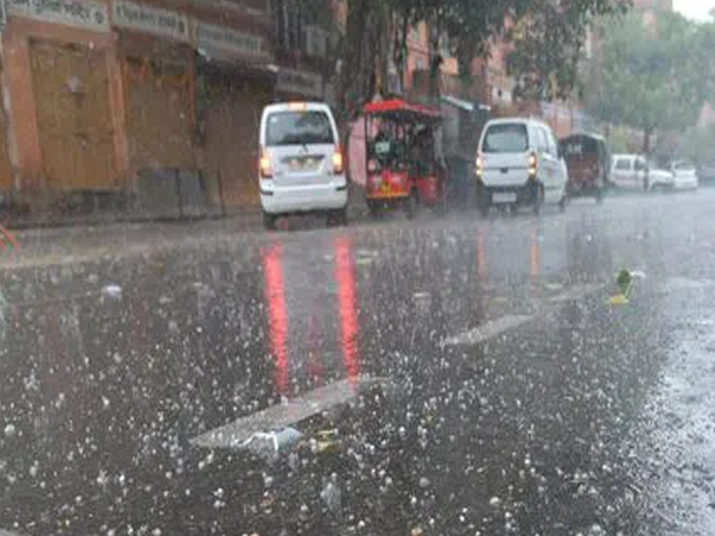 Hail Showers in Telangana : తెలంగాణలో వడగండ్ల వానలు.. 4 రోజులు భారీవర్షాలు, ఎల్లో అలర్ట్ జారీ