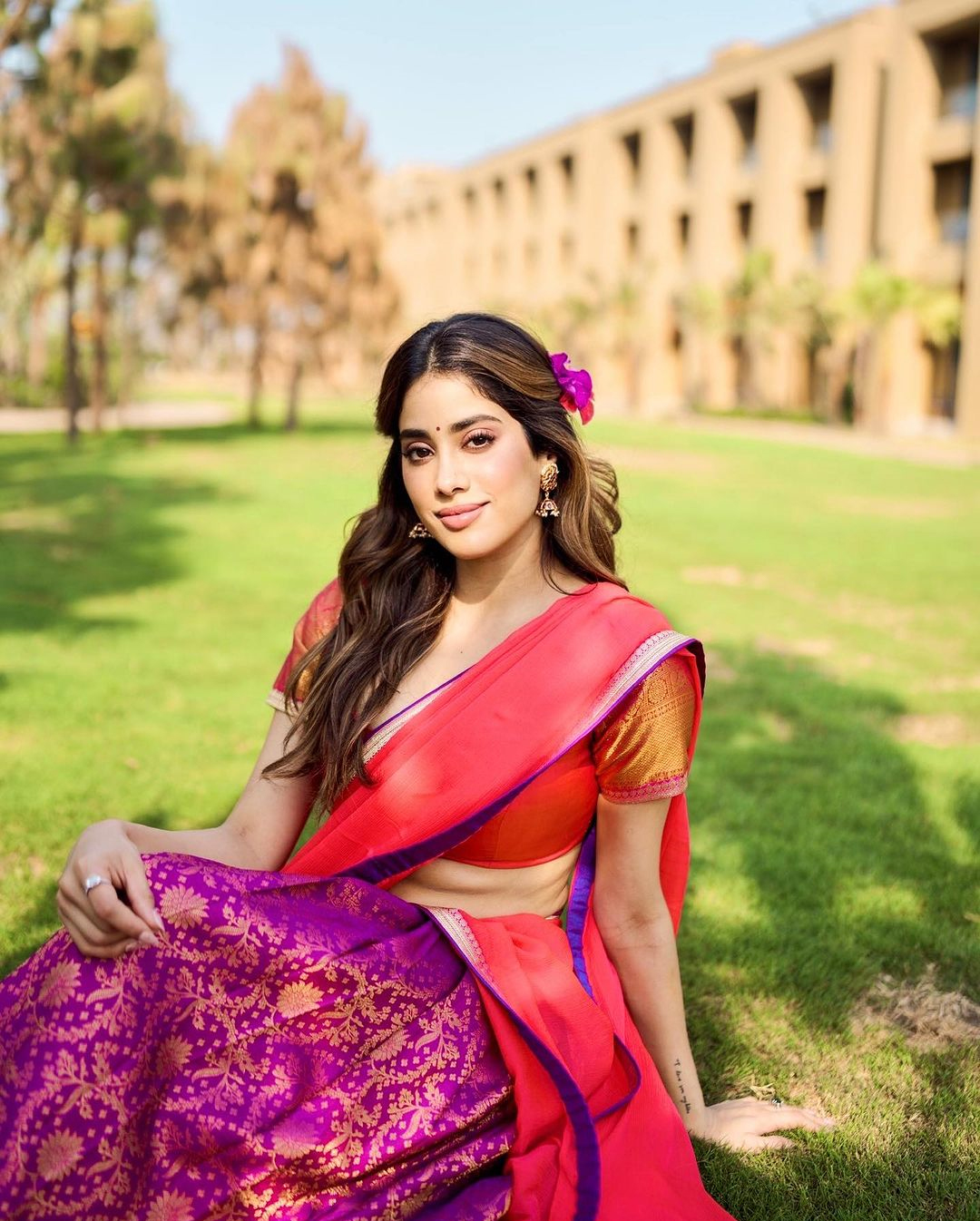 Janhvi kapoor saree photos