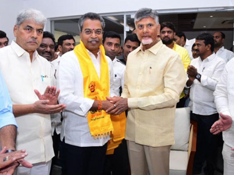 AP Politics: వైసీపీకి వరుస షాక్‌లు.. టీడీపీలోకి వసంత, వేమిరెడ్డి ప్రభాకర్ రెడ్డి..