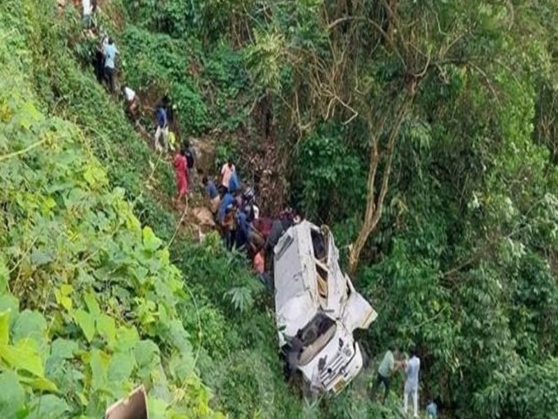 Kerala Tempo Accident : లోయలో టెంపో బోల్తా.. ముగ్గురు దుర్మరణం