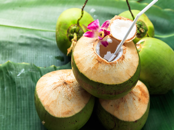 Coconut Water : కొబ్బరి నీళ్లు తాగితే బోలెడు ప్రయోజనాలు