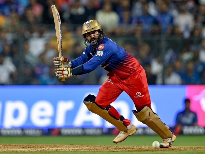 Dinesh Karthik: అందరూ బాదుడే.. కానీ వీరిలో దినేశ్ బెస్ట్