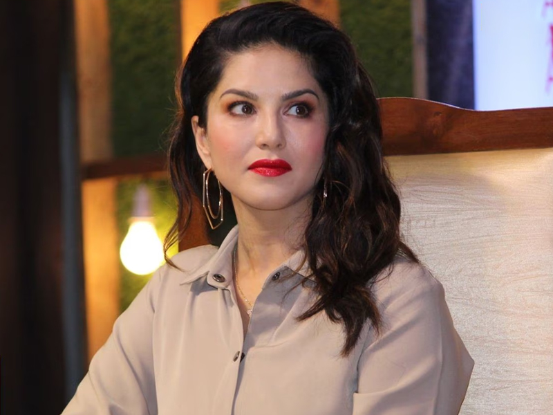 Sunny Leone Emotional Moment: ఎంగేజ్‌మెంట్‌ అయ్యాక ఇష్టం లేదని చెప్పి.. నా హృదయాన్ని ముక్కలు చేసాడు: సన్నిలియోన్!