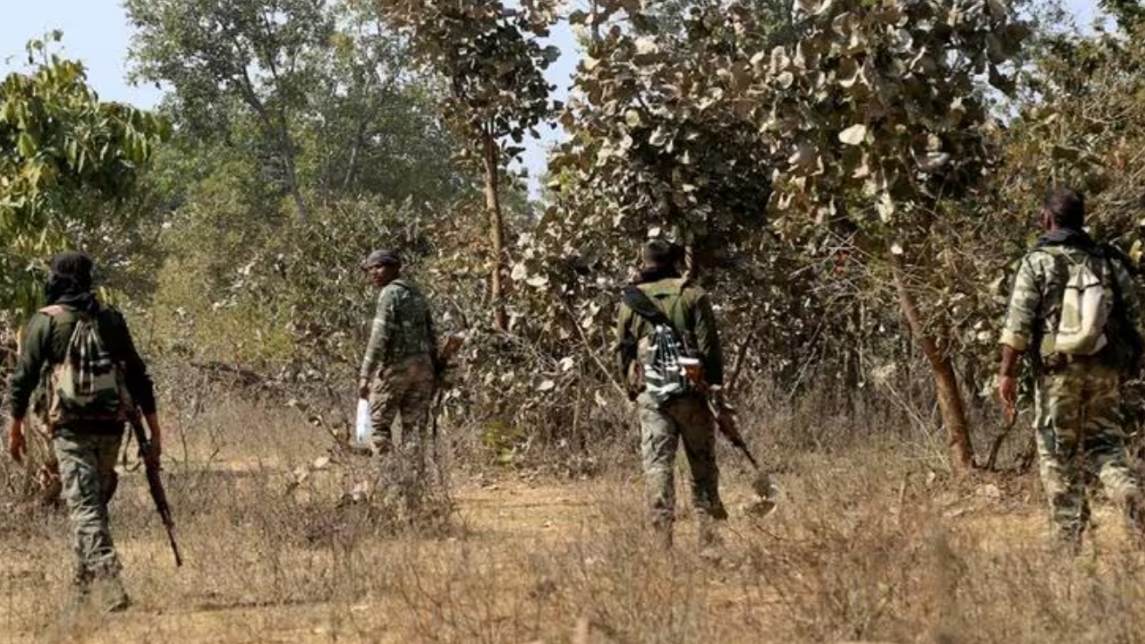 Gadchiroli: మహారాష్ట్రలో భారీ ఎన్‌కౌంటర్.. 12 మంది మావోయిస్టులు మృతి