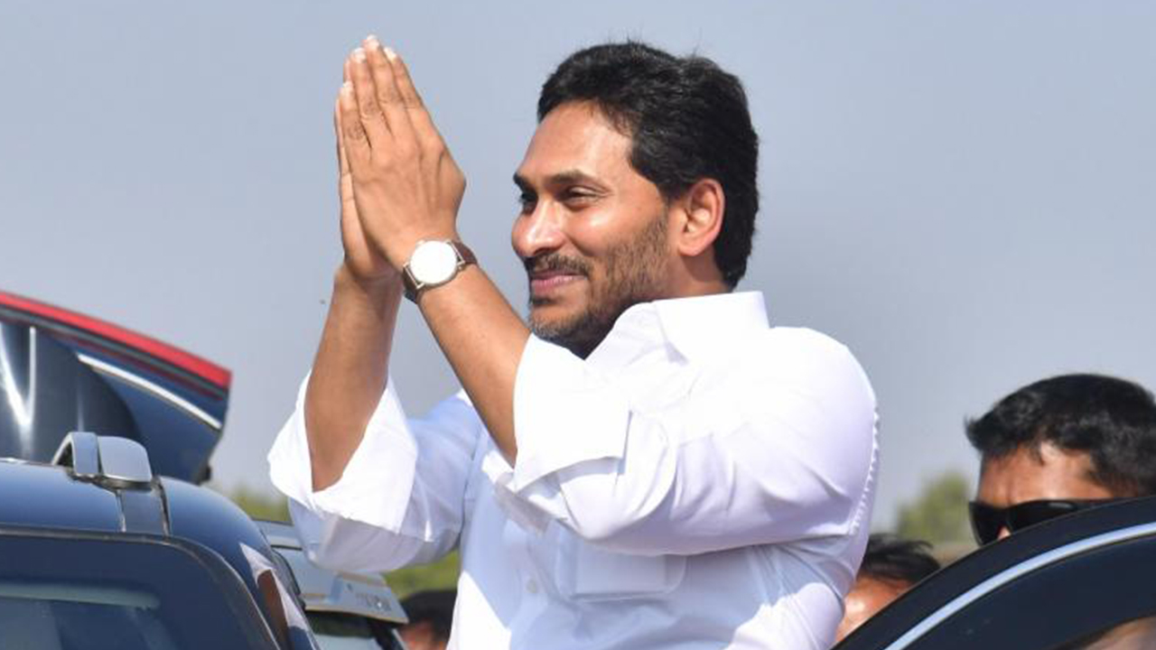 CM Jagan comments on politics in prakasam