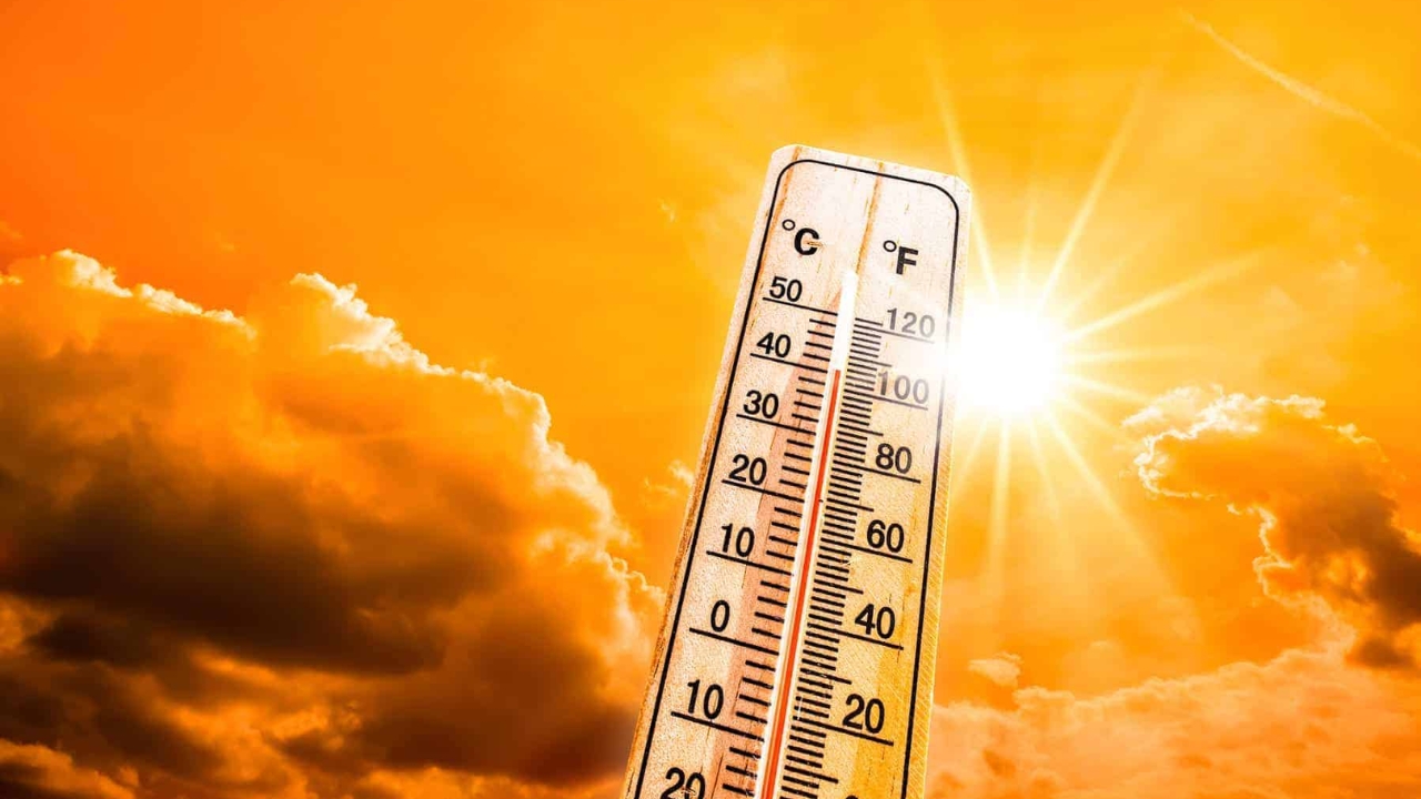 Heat Wave Alert to AP: ఏపీ ప్రజలకు అలర్ట్.. రానున్న రెండు రోజులు బయటకు రావొద్దు..!