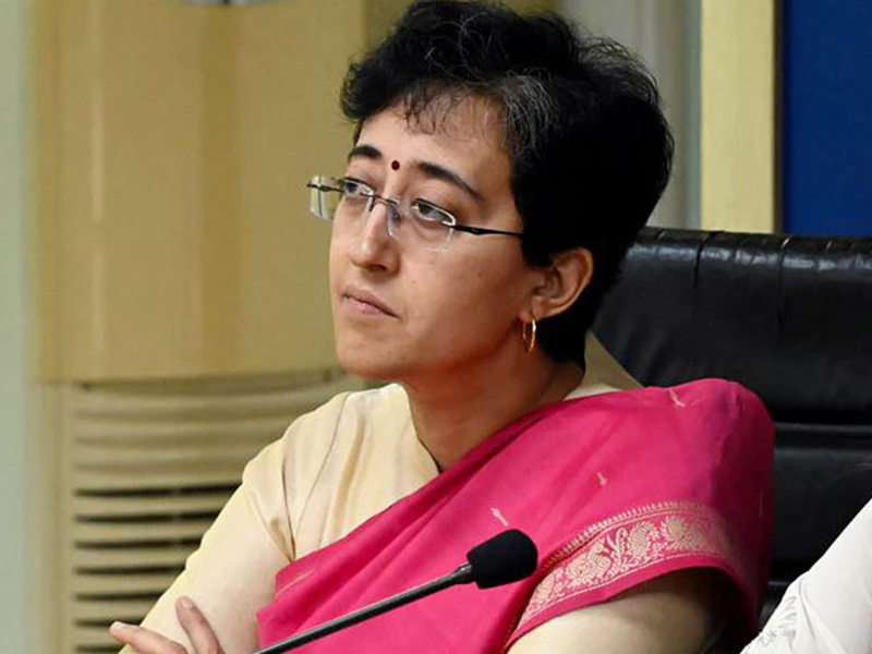 Minister Atishi Claims: బీజేపీ బంపరాఫర్.. ఓకే కాకుంటే మేం జైలుకే..!