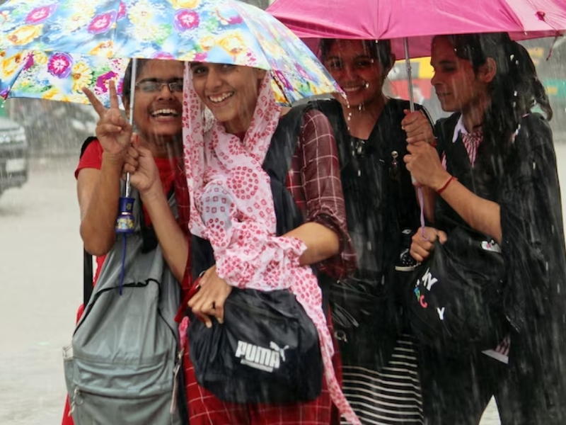 AP Weather Report: మండే ఎండల్లో ఏపీకి కూల్ న్యూస్.. రాబోయే మూడు రోజులు వర్షాలు..!