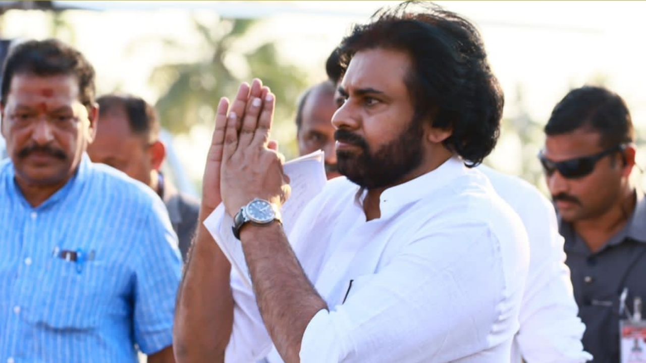 Stone Attack on Pawan Kalyan: పవన్ పై కూడా రాళ్ళ దాడి.. తృటిలో తప్పిన ప్రమాదం