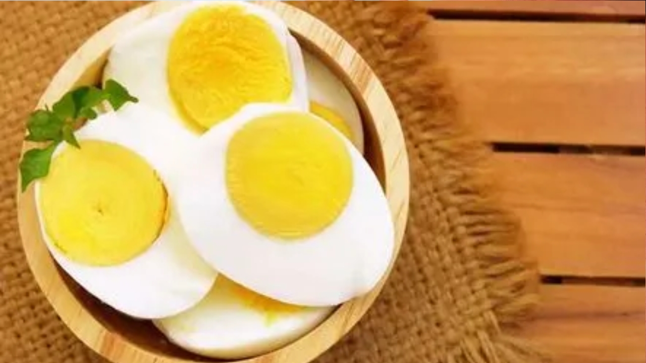 Egg Yellow or White: కోడిగుడ్డులోని పచ్చసొన తింటే కొవ్వు పెరుగుతుందా..?