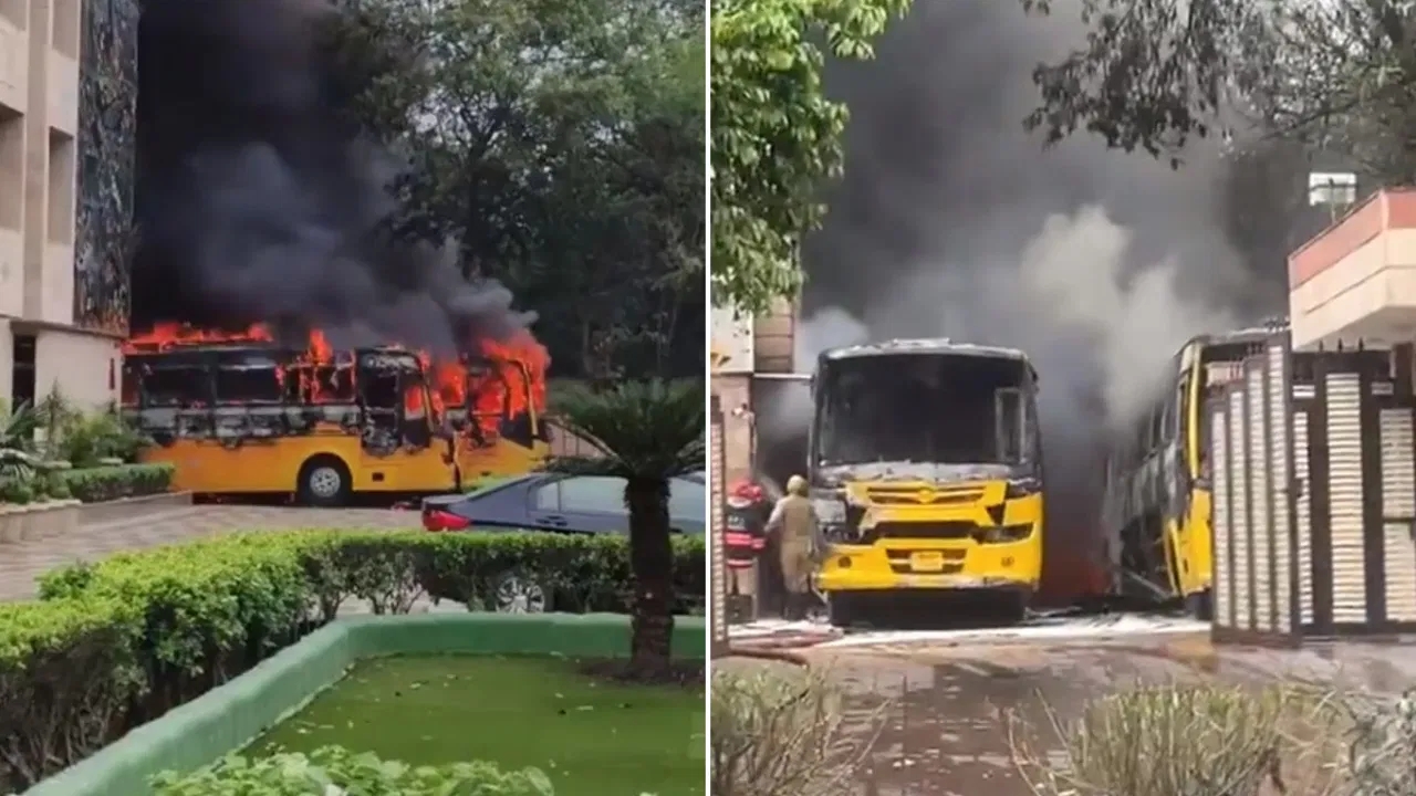 Fire Broke in 2 School Buses: రెండు స్కూల్ బస్సుల్లో చెలరేగిన మంటలు.. థాంక్ గాడ్ ఆ టైంలో బస్సులో ఎవరు లేరు