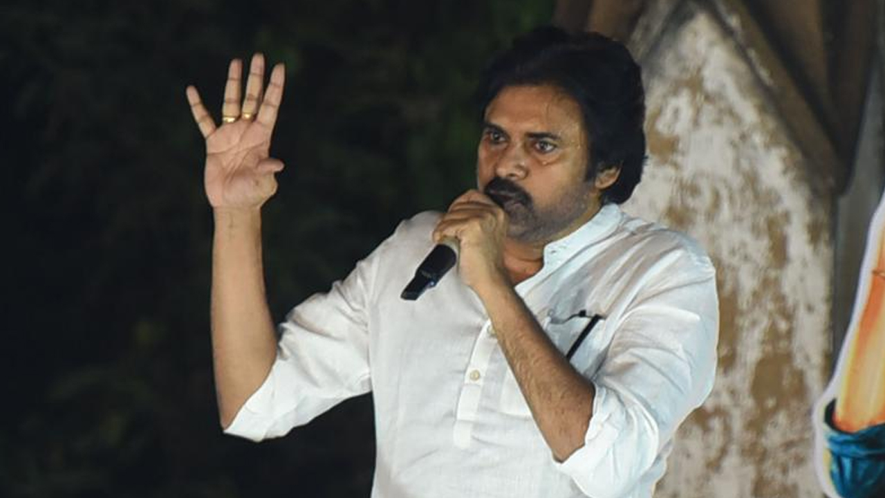 Attack on Pawan is Untrue: పవన్ పై దాడి ఘటన అవాస్తవం.. తేల్చేసిన పోలీసులు..!