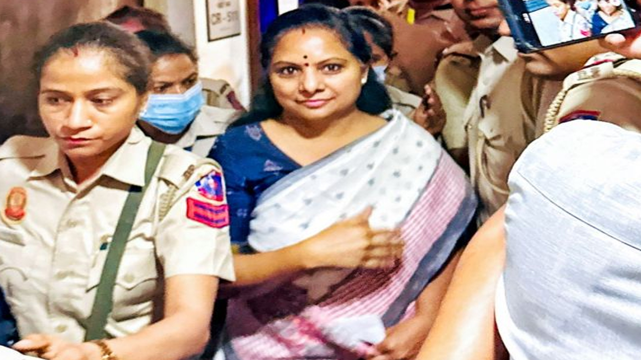 Kavitha Petition on CBI Arrest: ఢిల్లీ లిక్కర్ కేసులో ఉత్కంఠ.. కవిత పిటిషన్ పై విచారణ జరిగేనా..?