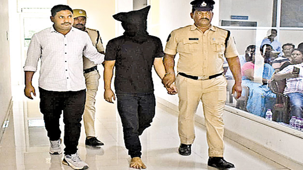 Kukatpally Crime : కూకట్ పల్లి హత్యాచారం కేసులో పురోగతి.. నిందితులు అరెస్ట్