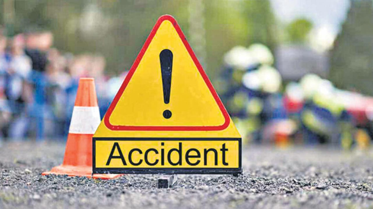 Road Accidents in AP : ఏపీలో నెత్తురోడిన రహదారులు.. ఆరుగురు మృతి