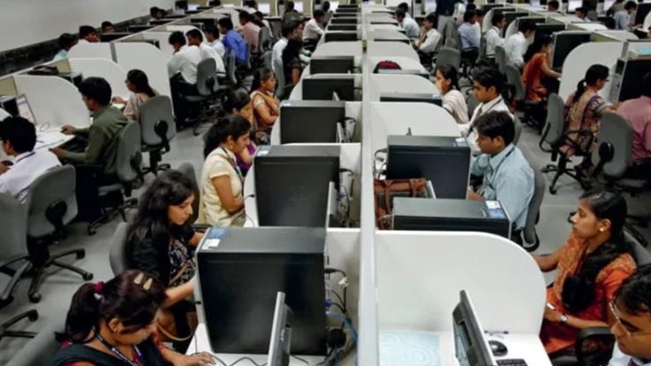 Silent layoffs Grip Indian IT Sector: సాఫ్టుగా ఉంటే అంతే! ఐటీ ఉద్యోగ కష్టాలు