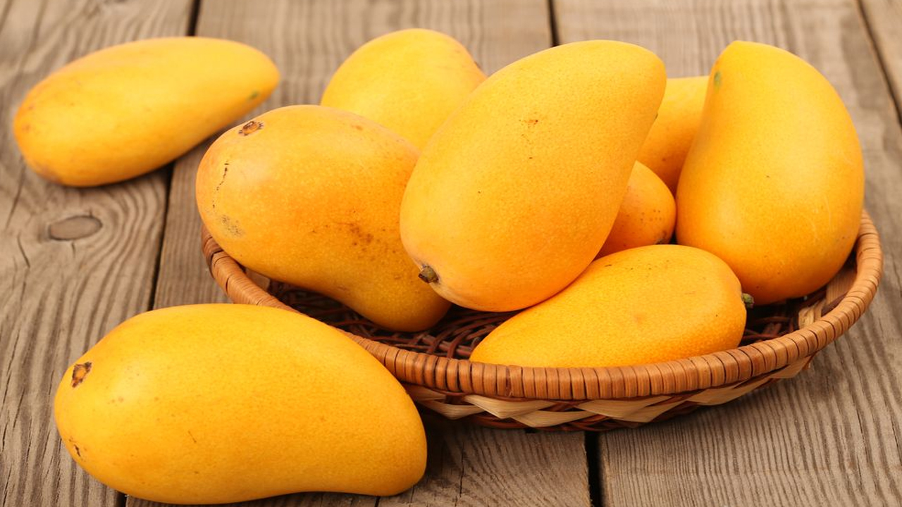 Mangoes and Weight Gain: మామిడి పండ్లను తింటే బరువు పెరుగుతారా..? అసలు విషయమేంటో తెలుసుకోండి..!