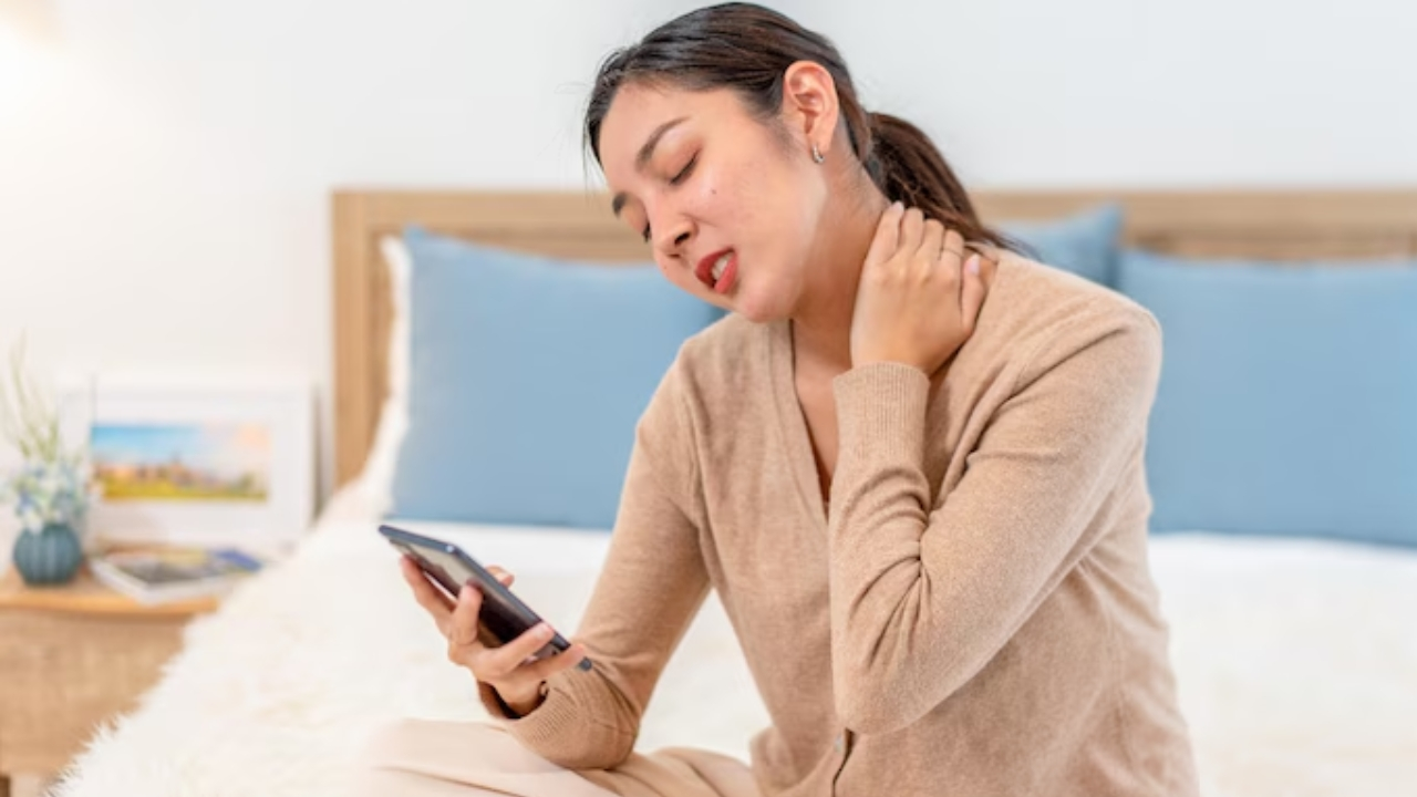 Neck pain: టెక్ నెక్ (మెడ నొప్పి)కి వ్యాయామం పనిచేస్తుందా.. నిపుణులు ఏం చెబుతున్నారు..