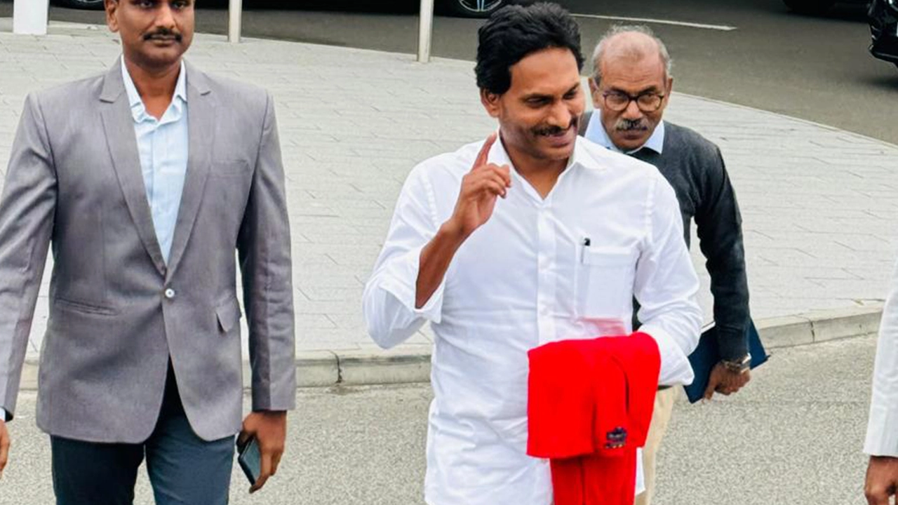 CM Jagan in London: లండన్‌లో  సీఎం జగన్, కాకపోతే..