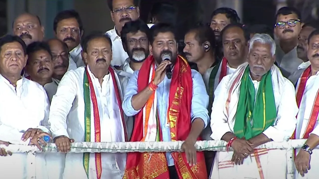 CM Revanth Reddy NZB Road Show: మాట ఇస్తే తల తెగి కింద పడ్డా వెనక్కి తిరిగి చూడను: సీఎం రేవంత్ రెడ్డి!