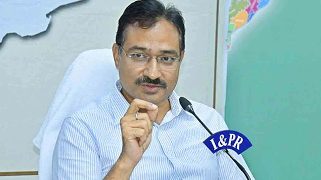 MK Meena on AP Polling Percentage: పోలింగ్ శాతం పెరిగిందన్న మీనా.. అది  పాజిటివ్ అన్న వైసీపీ!