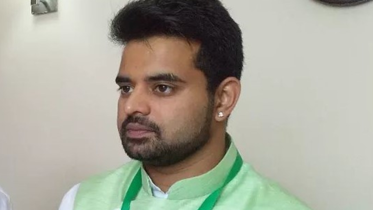 Prajwal Revanna: ‘నోనో.. ఫస్ట్ అరెస్ట్.. ఆ తర్వాతే ఎంక్వైరీ’