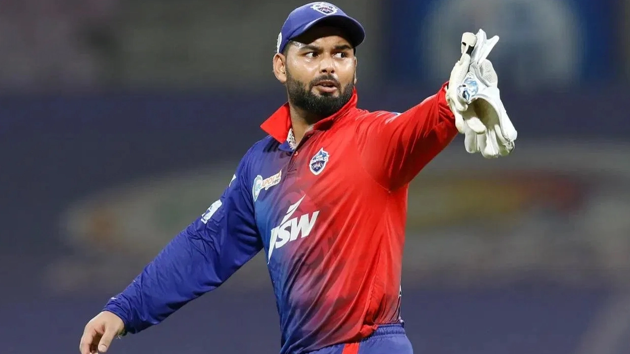 Rishabh Pant: ఢిల్లీ క్యాపిటల్స్‌కు షాక్.. రిషబ్ పంత్‌పై సస్పెన్షన్ వేటు..