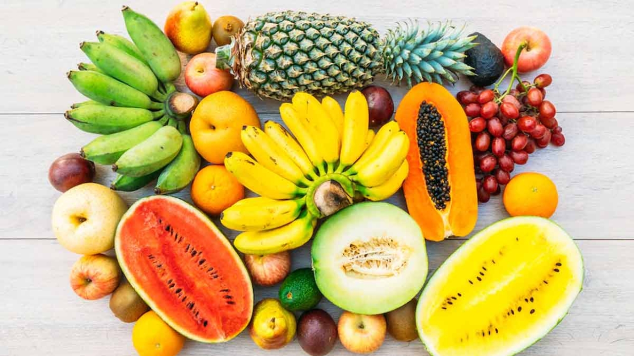 Summer Fruits: వేసవిలో డీహైడ్రేషన్ తగ్గించే.. ఫ్రూట్స్ ఇవే !