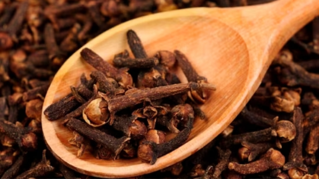 Clove for Weight Loss: బరువు తగ్గేందుకు ప్రయత్నిస్తున్నారా..? ఓ సారి మన లవంగాలను ట్రై చేయండి