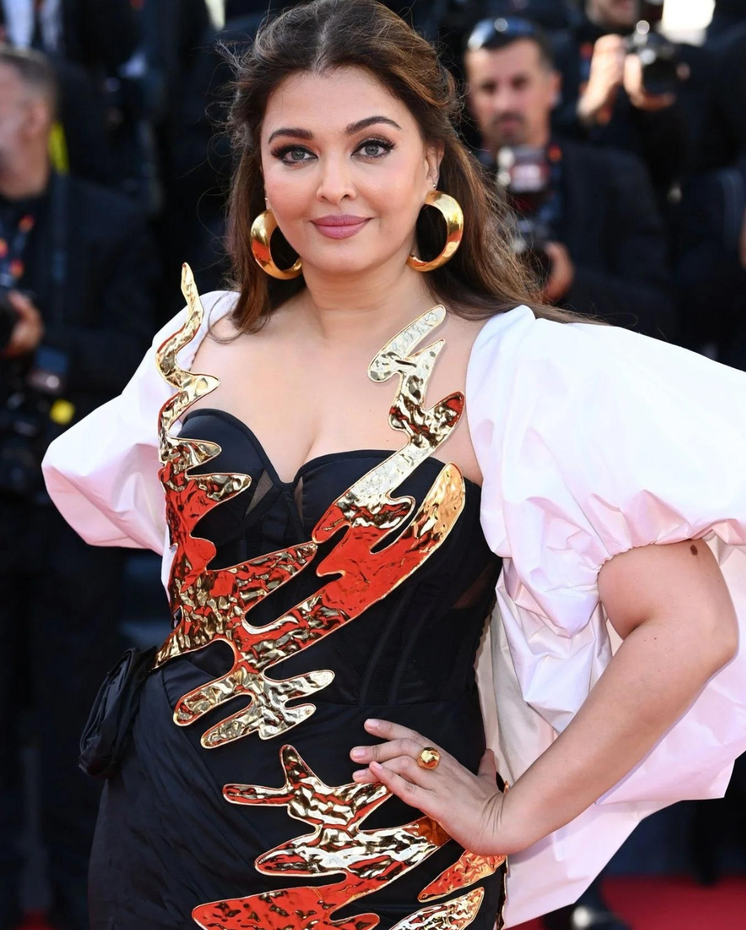 Aishwarya Rai Bachchan: కేన్స్ వేడుకల్లో అందాల ఐశ్వర్యం.. 50 పదుల వయస్సులో కూడా ఆదరగోట్టేసింది!