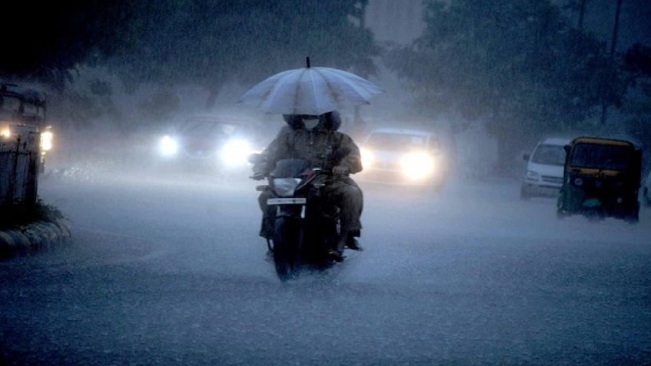 Southwest Monsoon Entered into Kerala : కేరళను తాకిన నైరుతి.. ఈ జిల్లాలకు రెడ్ అలర్ట్